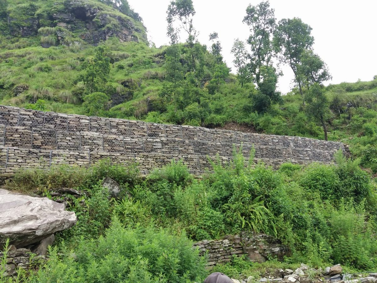 Gabion walls protect Tawal school and village from risk of landslide